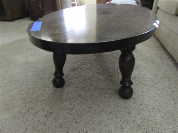 OVAL WOODEN COFFEE TABLE