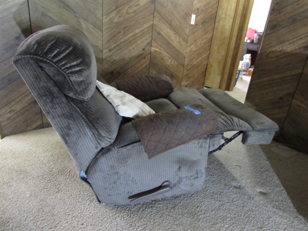 DK BROWN ROCKER/RECLINER
