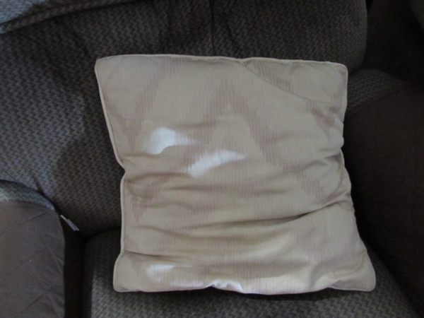 DK BROWN ROCKER/RECLINER