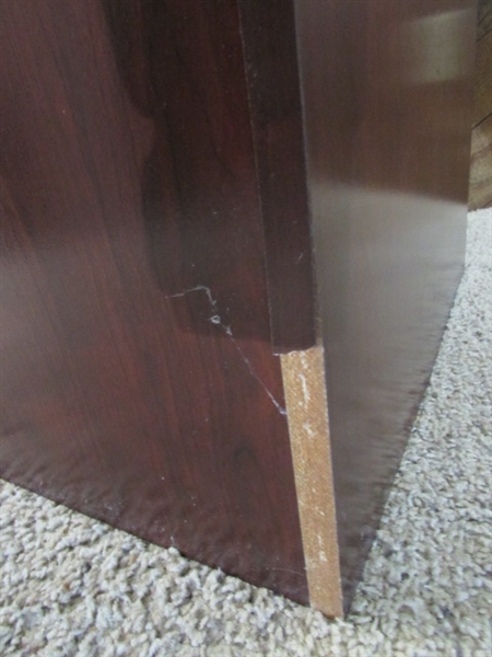 SMALL SIDE TABLE W/STORAGE & FLOOR LAMP