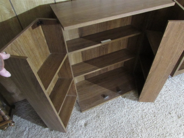 WHEELED STAND & MEDIA CABINET