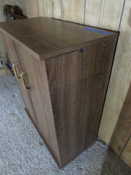 WHEELED STAND & MEDIA CABINET
