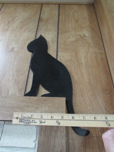 CAT DOOR/WINDOW FRAME SILHOUETTES