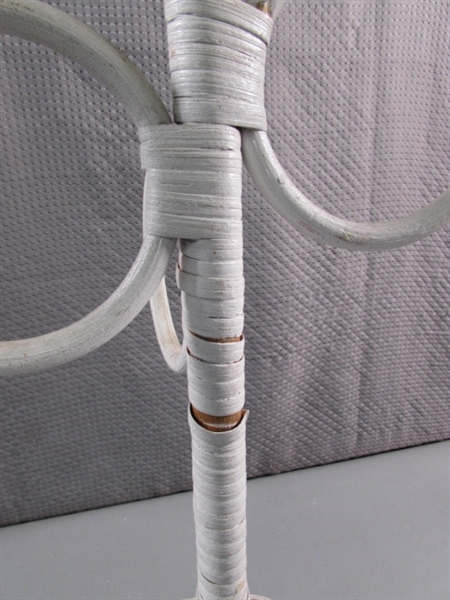 WHITE WICKER BATHROOM ACCESSORIES