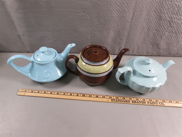 VINTAGE CERAMIC TEAPOTS IN BABY BLUE & BROWN/BLUE STRIPE