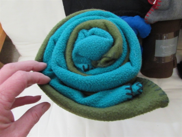 CROCHETED, PLUSH & FLEECE THROWS
