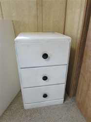 SMALL WOODEN 3-DRAWER CHEST
