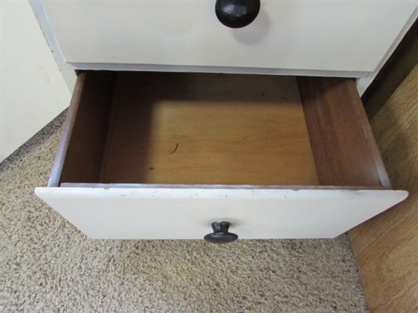 SMALL WOODEN 3-DRAWER CHEST