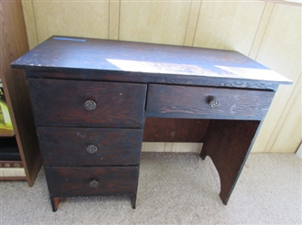 SMALL WOODEN DESK