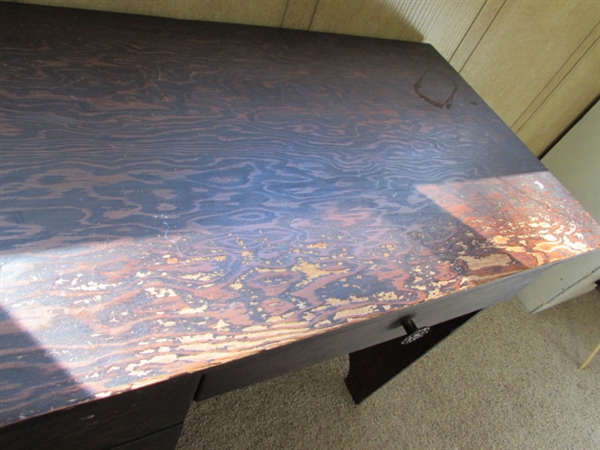 SMALL WOODEN DESK