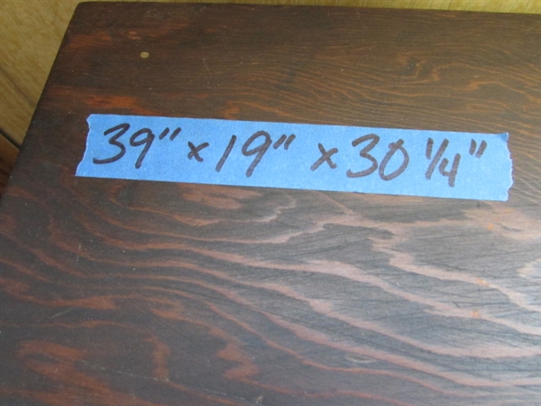 SMALL WOODEN DESK