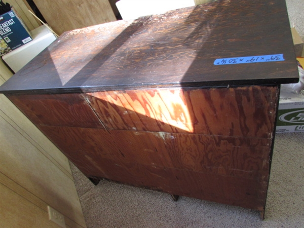 SMALL WOODEN DESK