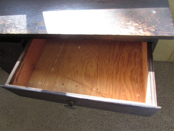 SMALL WOODEN DESK