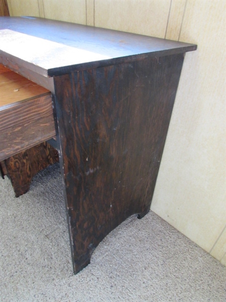 SMALL WOODEN DESK