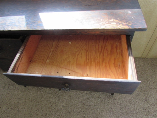 SMALL WOODEN DESK