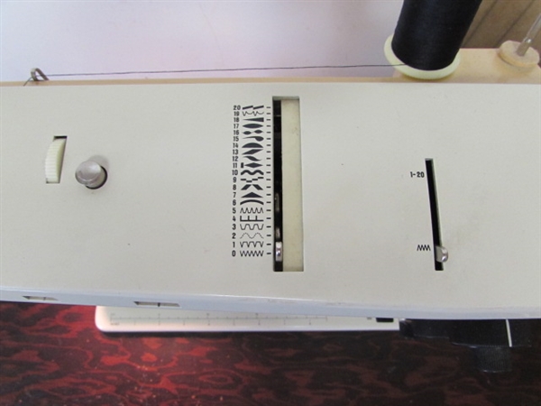 BERNINA RECORD SEWING MACHINE W/CASE