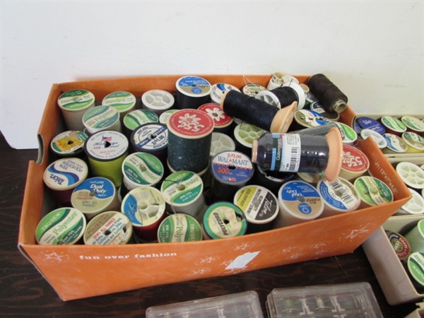 LARGE ASSORTMENT OF SEWING THREAD - SPOOLS & BOBBINS