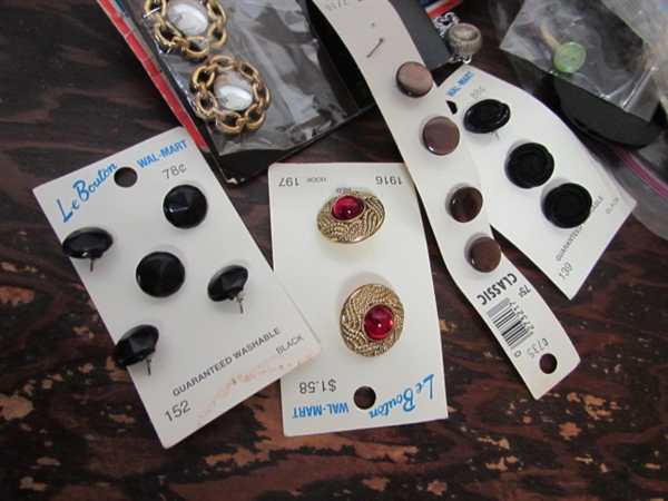 BUTTON COLLECTION
