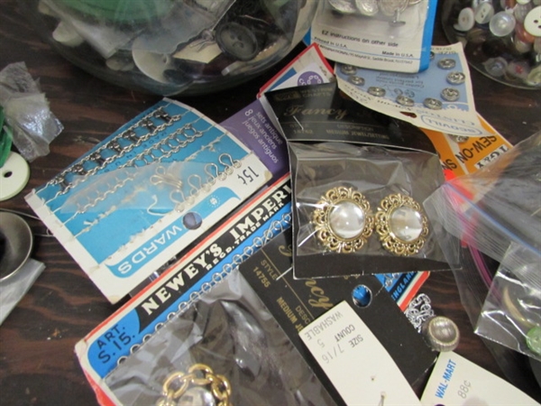 BUTTON COLLECTION