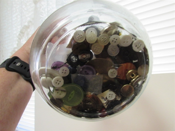 BUTTON COLLECTION