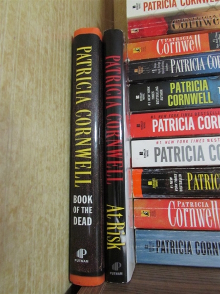 FICTION NOVEL COLLECTION - PATRICIA CORNWELL & JANET EVANOVICH