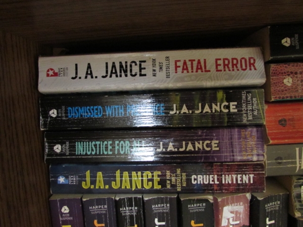 FICTION NOVEL COLLECTION - JOHN SANDFORD, ROBERT B. PARKER & J.A. JANCE