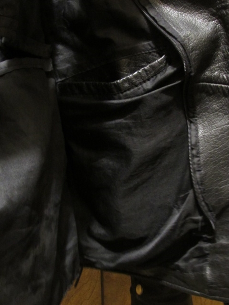MEN'S LEATHER BIKER JACKET W/REMOVABLE LINING - SIZE LARGE