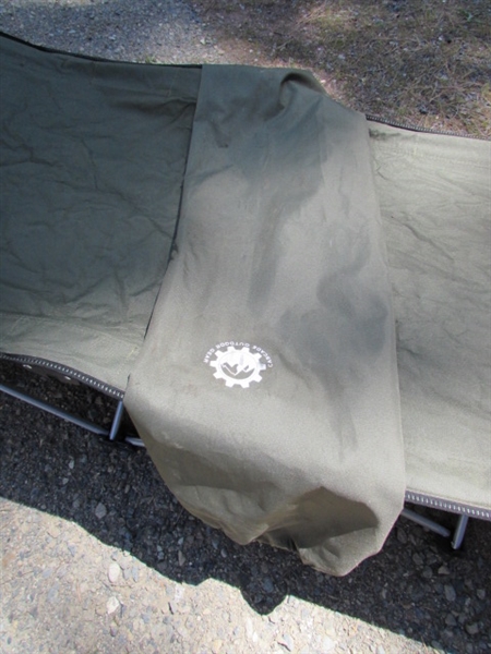 INSTANT FOLDING COT W/STORAGE BAG