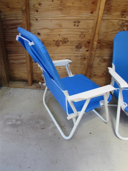 3 FOLDING BEACH CHAIRS & 2 VINTAGE FOLDING CHAIRS