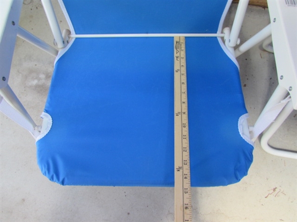 3 FOLDING BEACH CHAIRS & 2 VINTAGE FOLDING CHAIRS