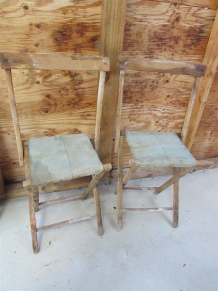 3 FOLDING BEACH CHAIRS & 2 VINTAGE FOLDING CHAIRS