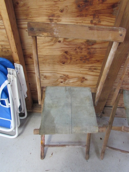 3 FOLDING BEACH CHAIRS & 2 VINTAGE FOLDING CHAIRS