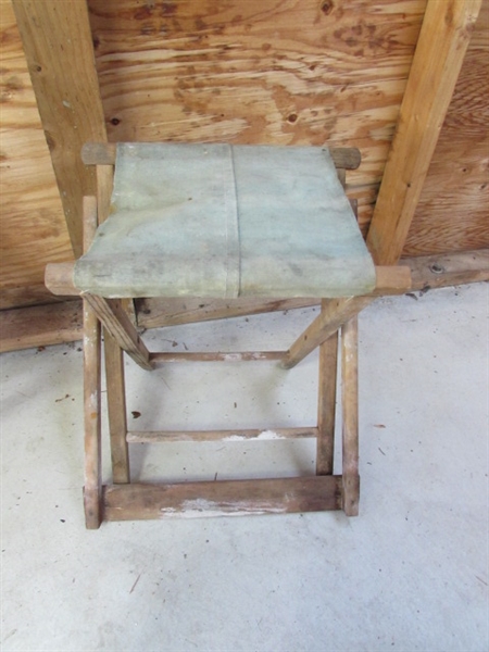 3 FOLDING BEACH CHAIRS & 2 VINTAGE FOLDING CHAIRS