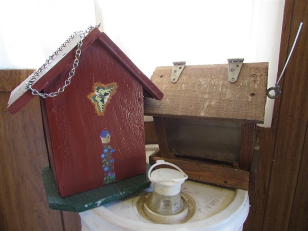 BIRD HOUSE, FEEDERS AND BIRD SEED