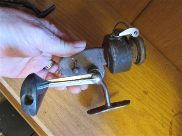 4 FISHING REELS