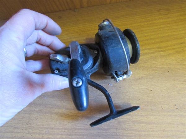 4 FISHING REELS