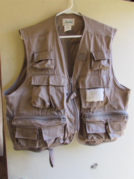 XL FISHING VEST - LIKE NEW