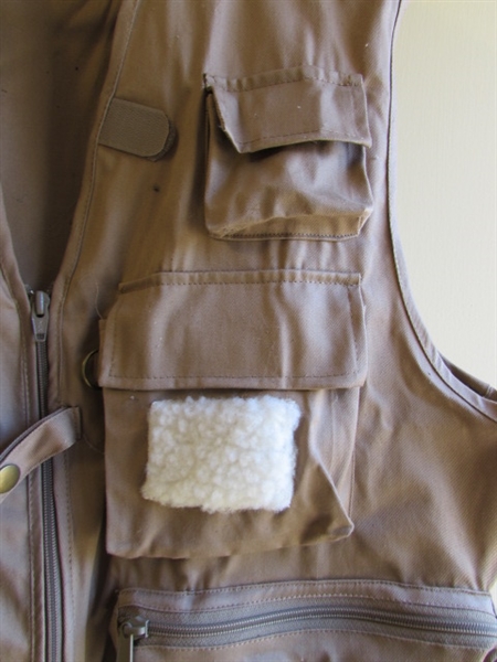XL FISHING VEST - LIKE NEW