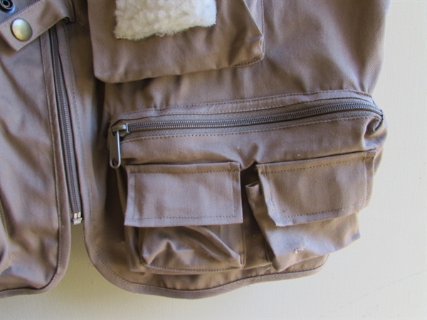 XL FISHING VEST - LIKE NEW