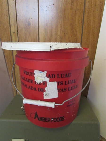 TACKLE BOX W/TACKLE, LEAD WEIGHTS & MORE