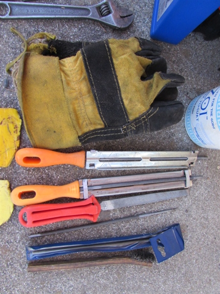CHAINSAW CARE LOT