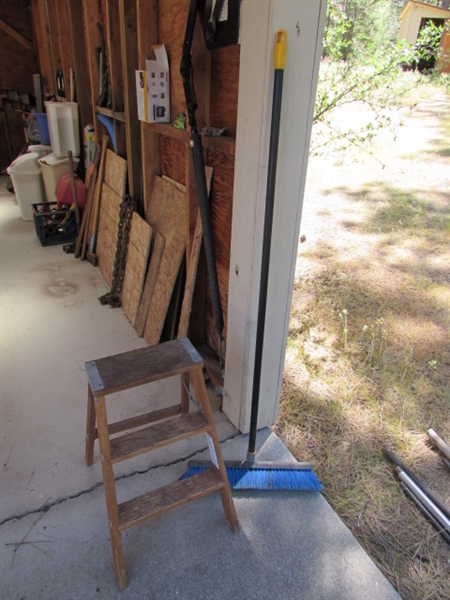 WOODEN STEP STOOL & PUSH BROOM