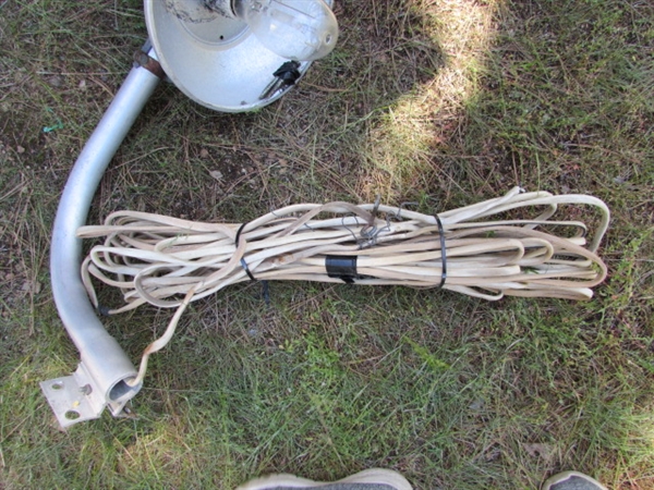 OUTDOOR LIGHT FIXTURE W/METAL HALIDE BULB