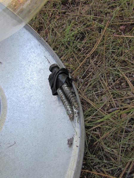 OUTDOOR LIGHT FIXTURE W/METAL HALIDE BULB