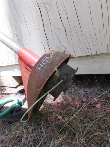 2 GAS POWERED & 1 ELECTRIC STRING TRIMMERS & EXTENSION CORDS