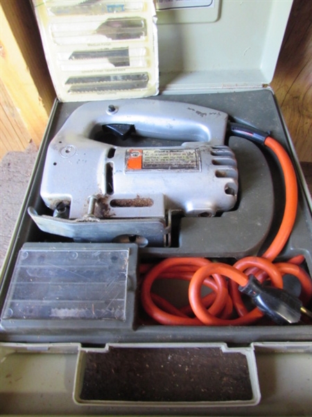 BLACK & DECKER JIGSAW & SQUARE