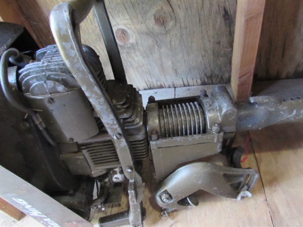 VINTAGE SEA KING 3HP BOAT MOTOR - HAS COMPRESSION
