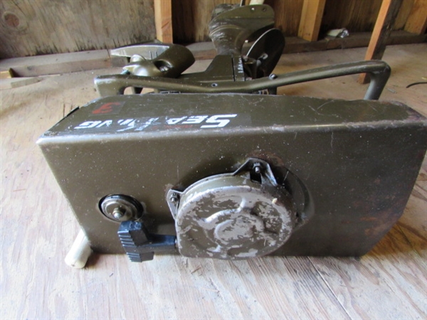 VINTAGE SEA KING 3HP BOAT MOTOR - HAS COMPRESSION