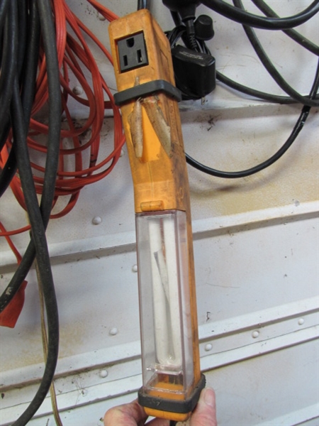 EXTENSION CORDS & TASK LIGHTS