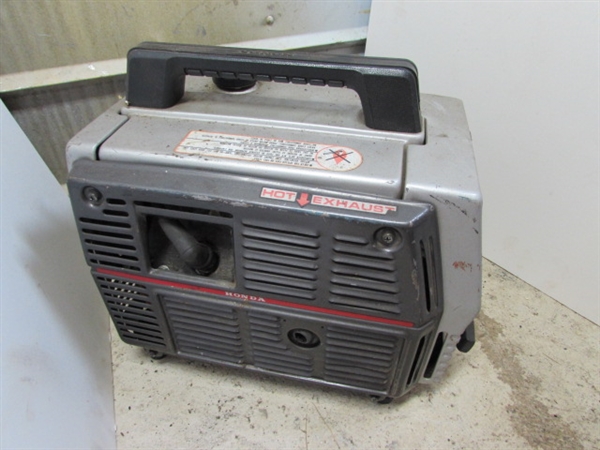 HONDA EM600 PORTABLE GENERATOR - HAS COMPRESSION